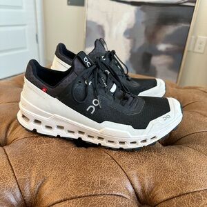 CLOUDULTRA BLACK/WHITE WOMEN'S RUNNING SHOES